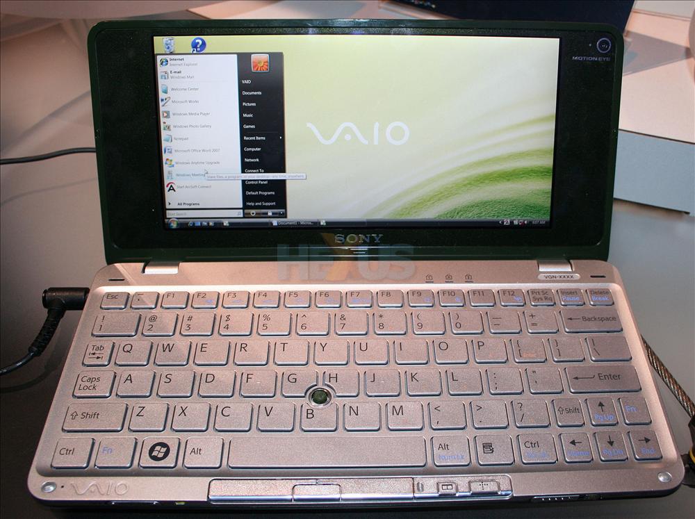 Sony's VAIO P-series 'netbook' to rule them all: 600g of joy