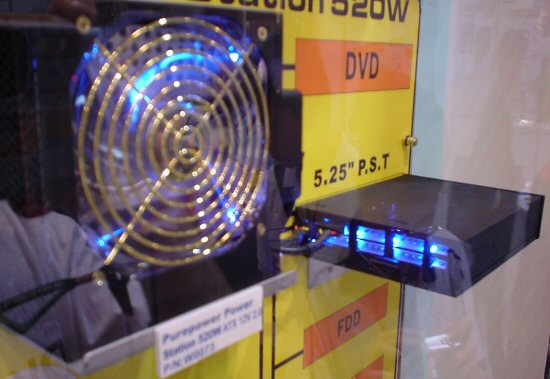 http://img.hexus.net/v2/internationalevents/computex_taiwan_2005/thermaltake/power2.jpg