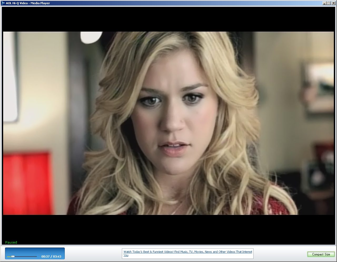 kelly clarkson video mannerism