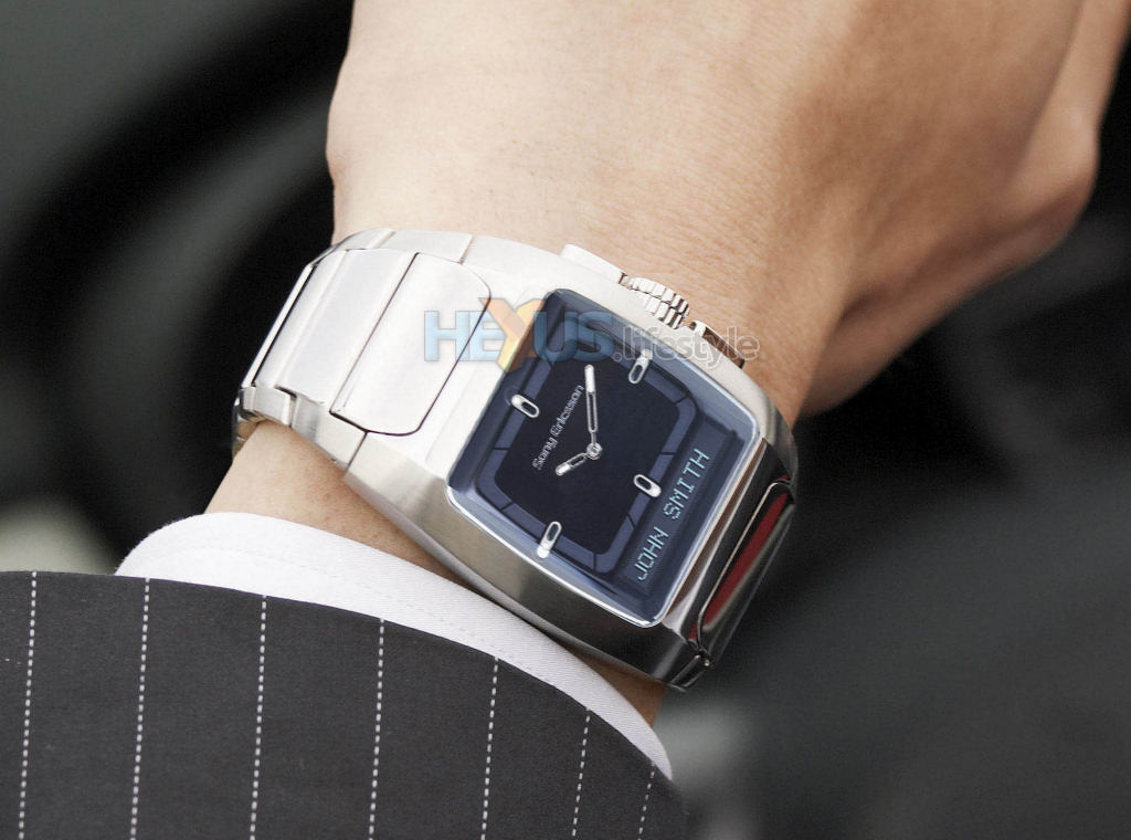 mbw-100_silver_onwrist_c.jpg