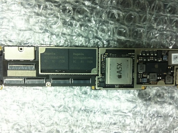 iPad 3 logic board